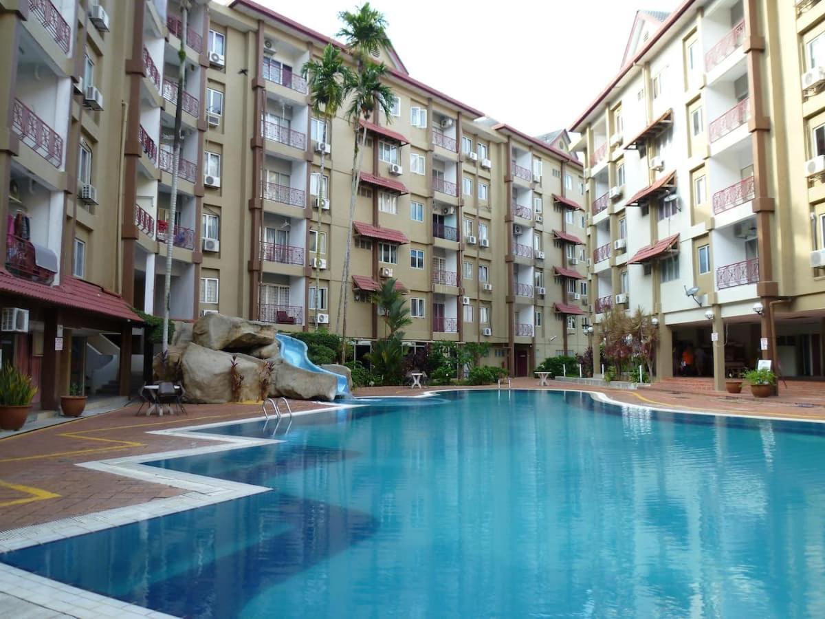 Little Sentrio - E-3-8 Port Dickson